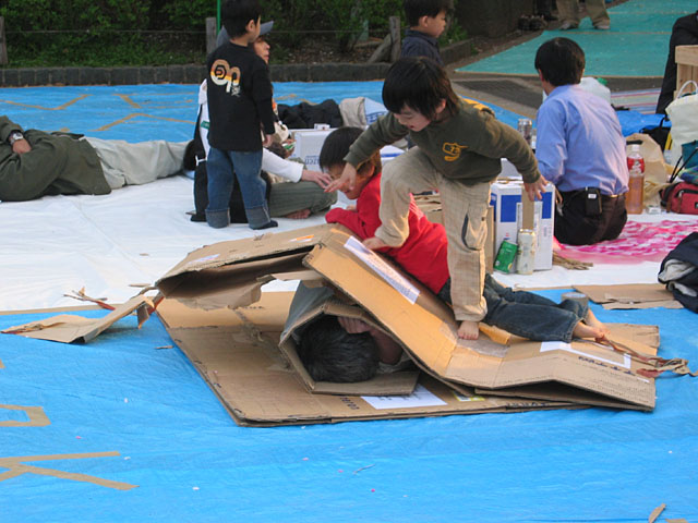 上野公園花見機種:Canon IXY DIGITAL 400
露出時間:1/125秒
オリジナル撮影日時:2005:04:08 17:12:11
シャッタースピード:1/125秒
レンズ絞り値:F4.9
露光補正量:EV0.0
レンズの焦点距離:22.22(mm)
CCD感度:ISO100